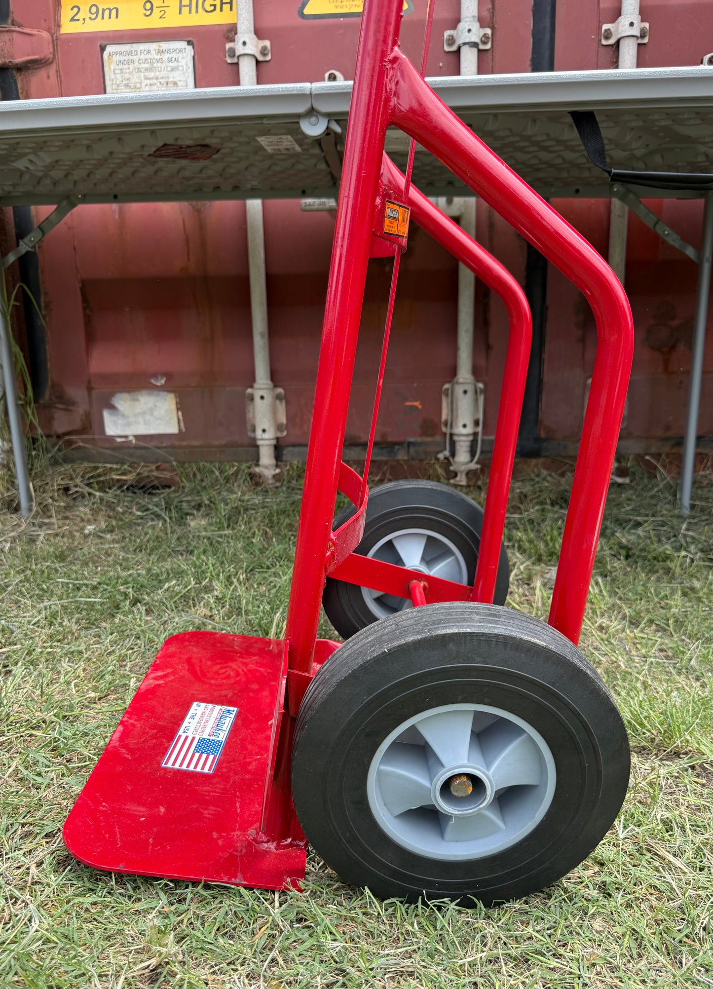Milwaukee 600 - 800-lb Capacity 2 Wheel Red Steel Heavy Duty Hand Trolley