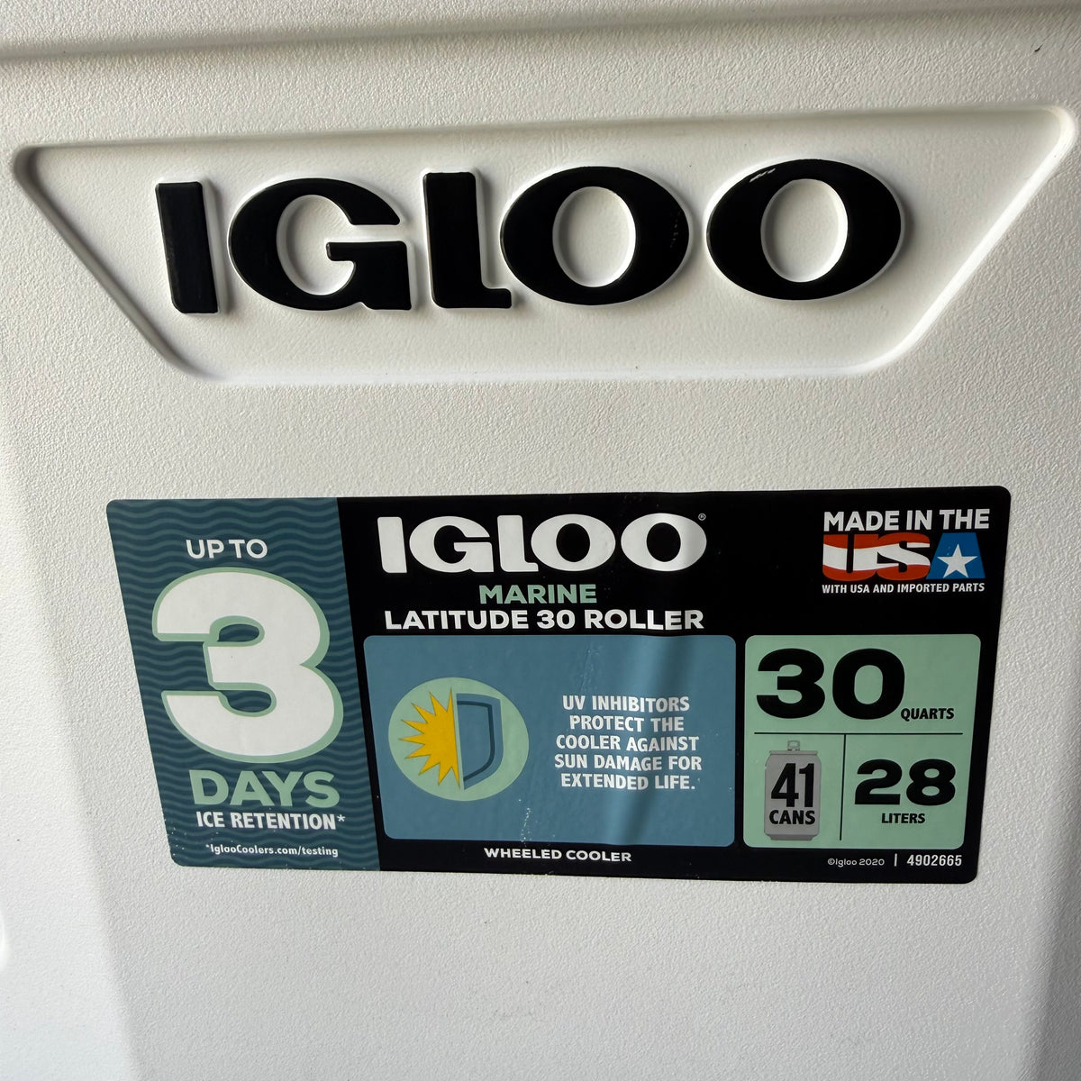Igloo Latitude 30qt Roller Marine Cooler: Hard-Sided with Wheels, 41-Can Capacity