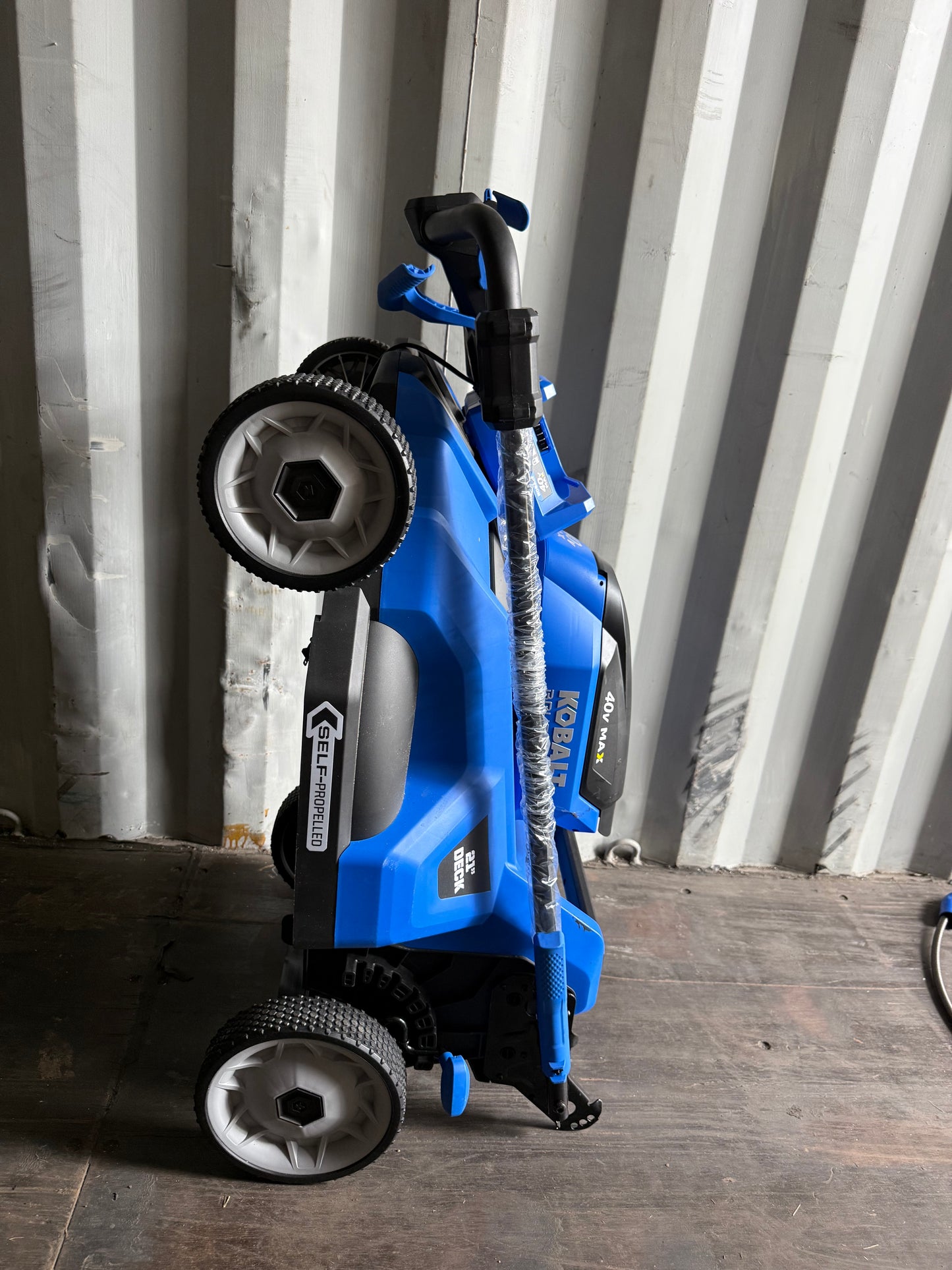 Kobalt 40-volt 21" Battery Self Propelled Lawn Mower (Battery and Charger Included)