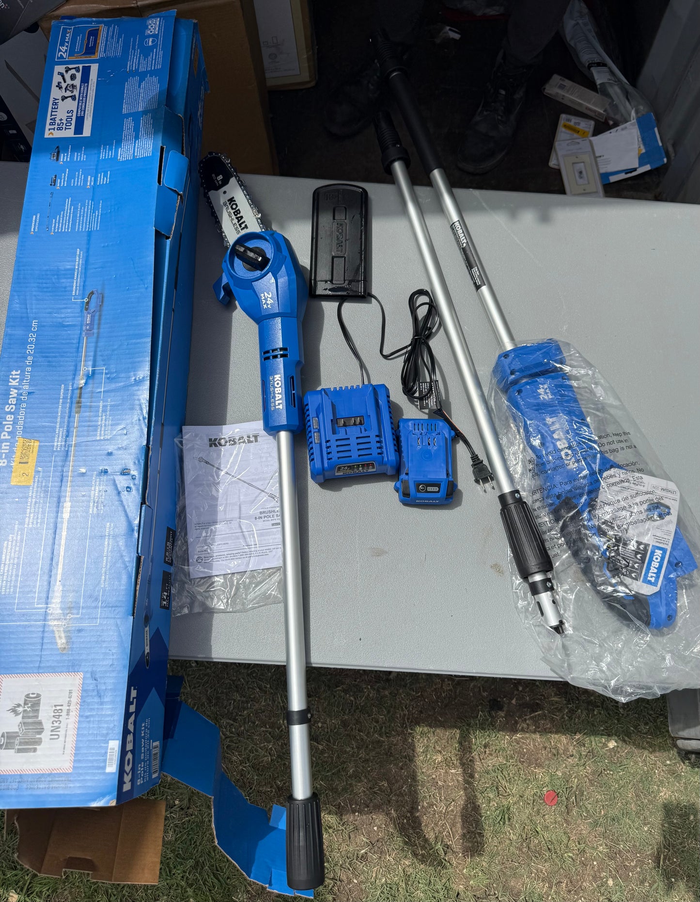 Kobalt 24-volt 8-in 2 Ah Electric Pole Saw Battery Included , Charger Included