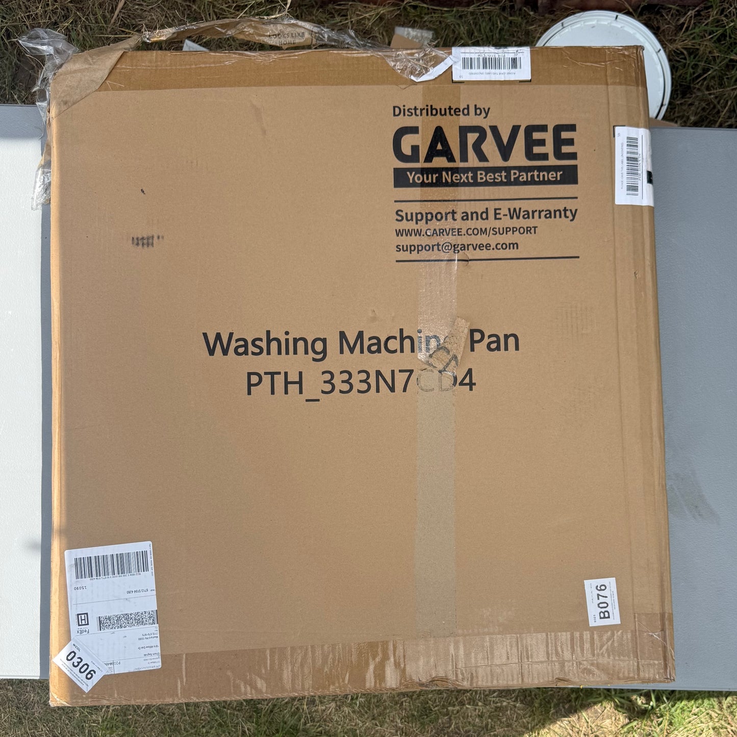 Garvee 32" x 30" Stainless Steel Washing Machine Drip Pan with Drain Hole & Anti-Vibration Feet for Laundry Room