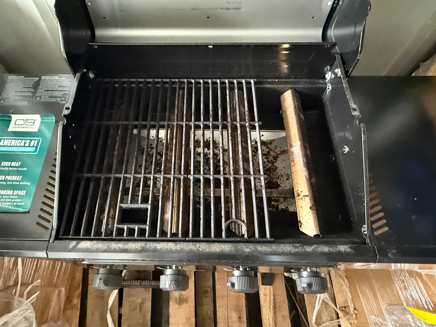 Charbroil Performance Series Black 4 -Burner Liquid Propane Gas Grill