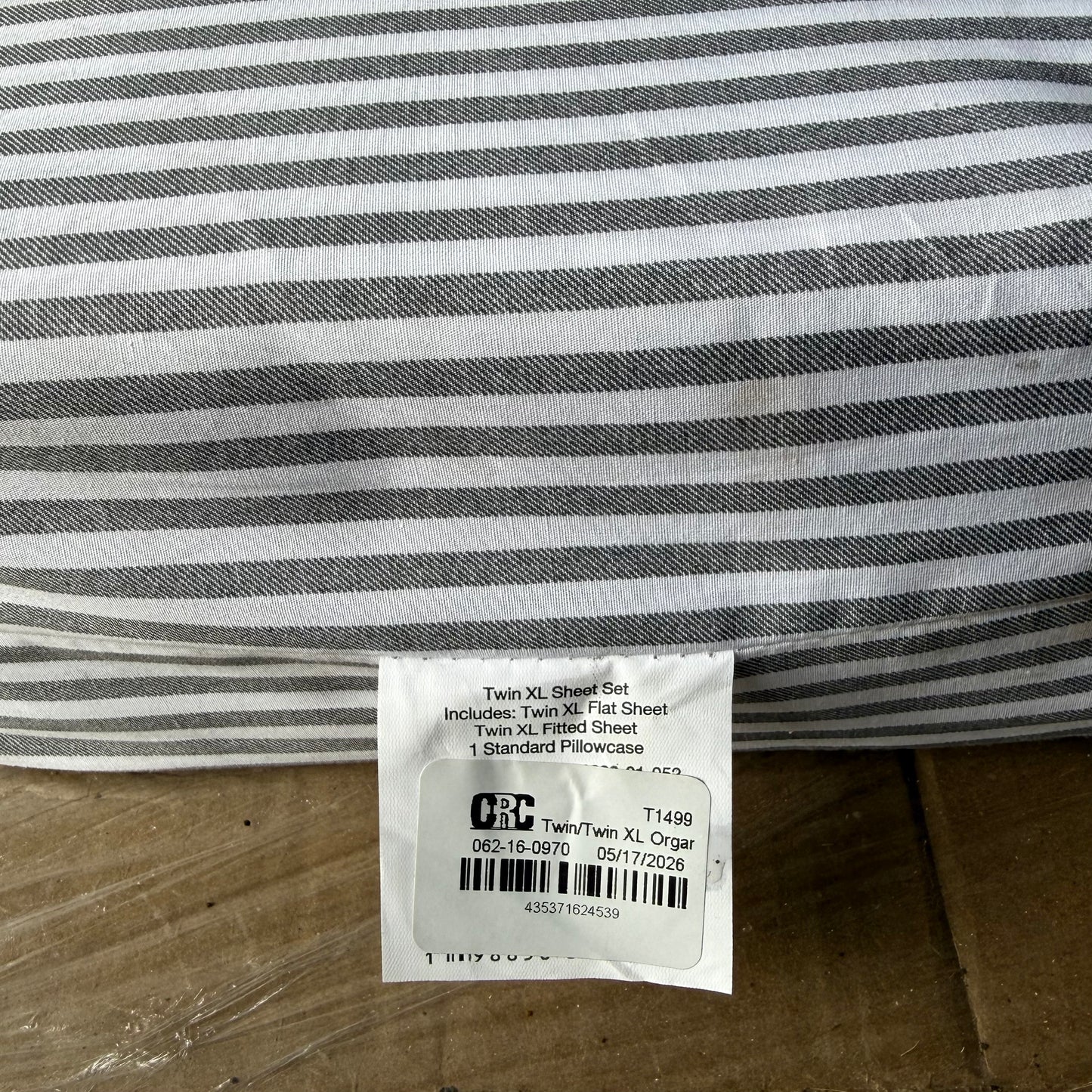 Room Essentials Microfiber Stripped , Wrinkle Resistance, Twin XL Sheet Set