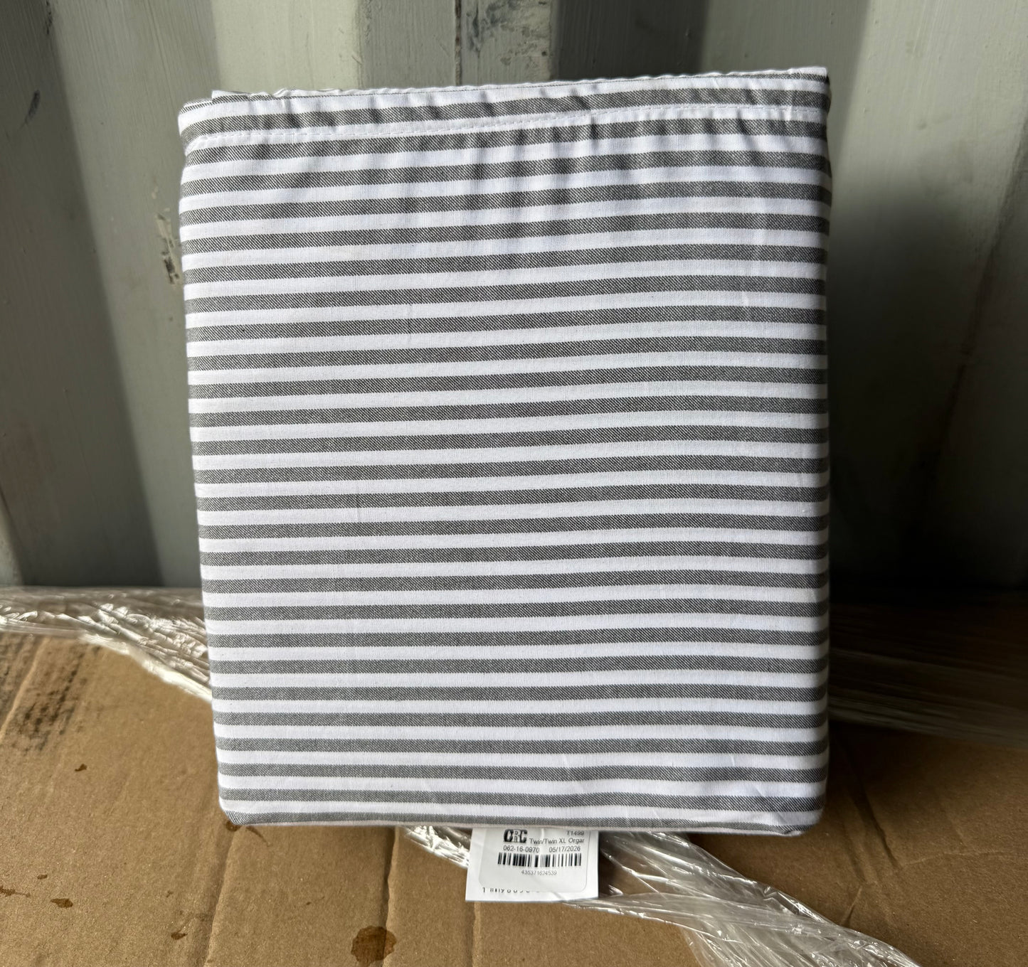 Room Essentials Microfiber Stripped , Wrinkle Resistance, Twin XL Sheet Set