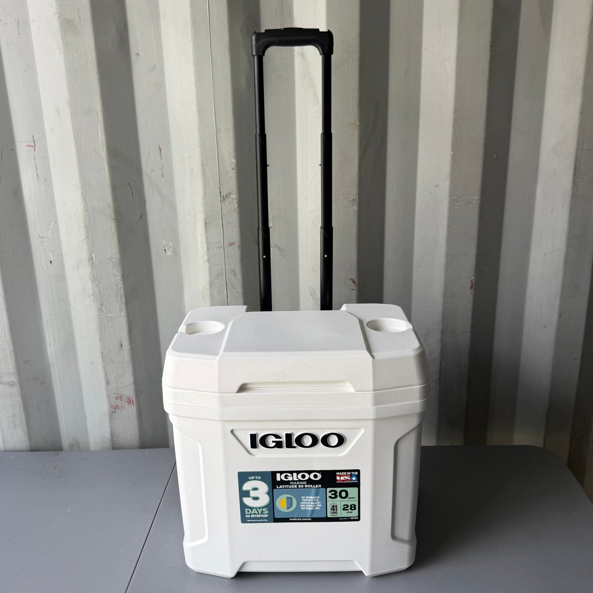 Igloo Latitude 30qt Roller Marine Cooler: Hard-Sided with Wheels, 41-Can Capacity