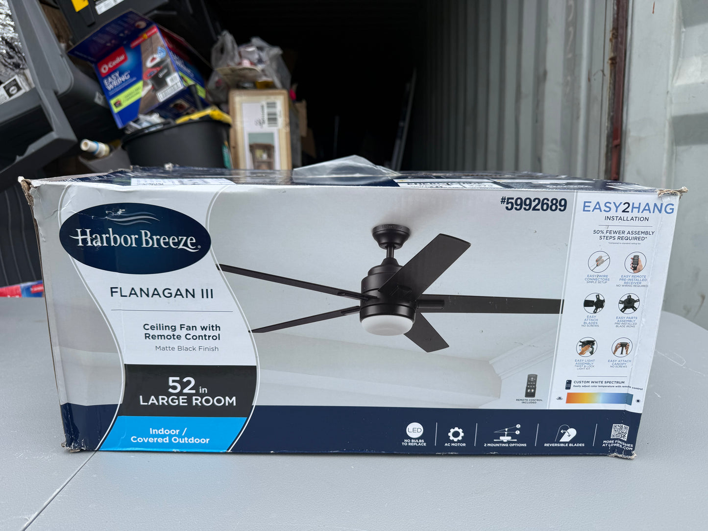 Harbor Breeze Flanagan III 52-in Matte Black with Black/Driftwood Blades Adjustable White