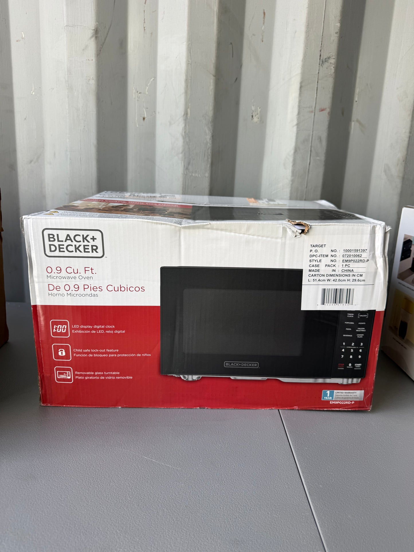 BLACK+DECKER 0.9 cu ft Microwave Black