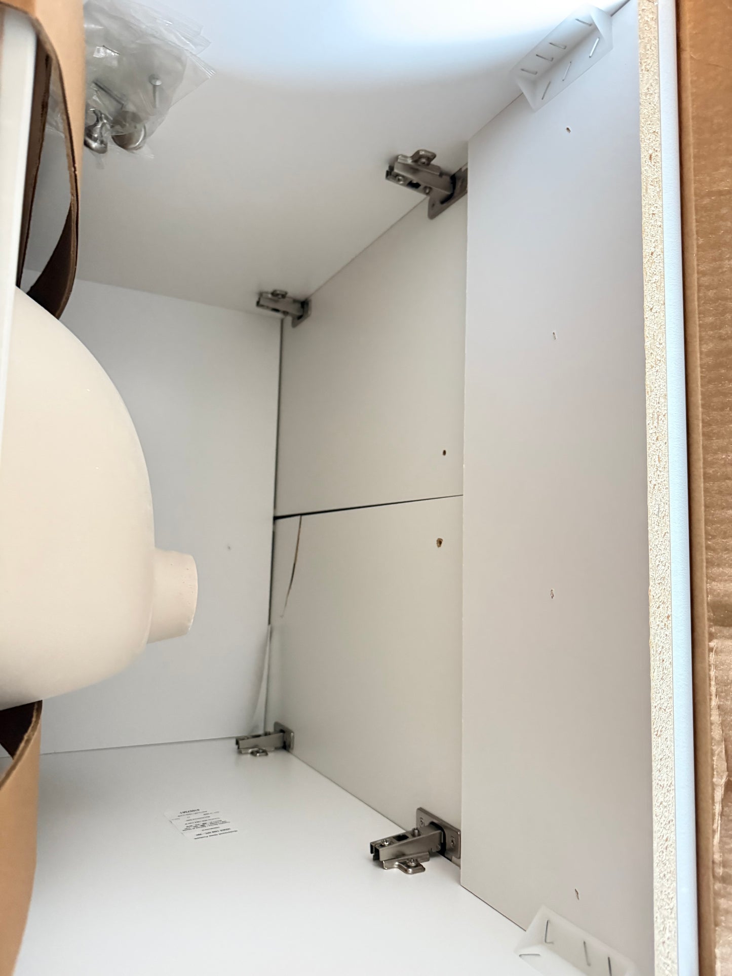 Project Source Dover 24-in True White Single Sink Bathroom Vanity with White Cultured Marble Top (Fully Assembled)