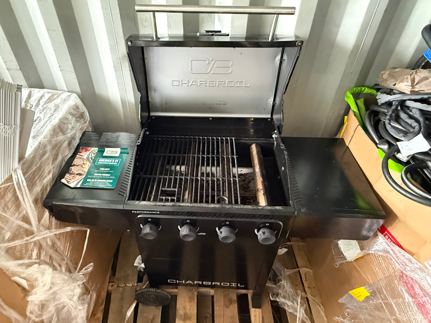 Charbroil Performance Series Black 4 -Burner Liquid Propane Gas Grill